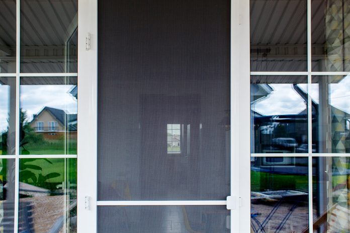 Finding a Reliable Screen Door Repair Richmond Service Provider